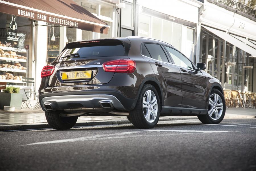  Mercedes-Benz GLA200 CDI 2014 года  (UK) (фото 16 из 46)